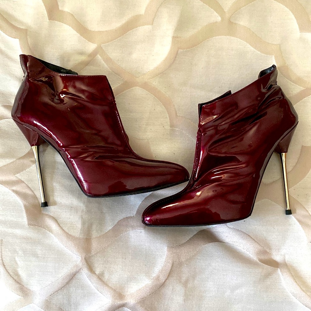 Stuart Weitzman patent boots